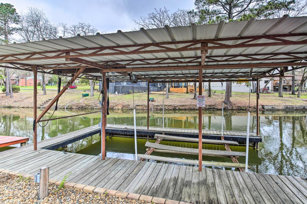 Waterfront With Boat Dock And Kayaks! Holiday home Hot Springs