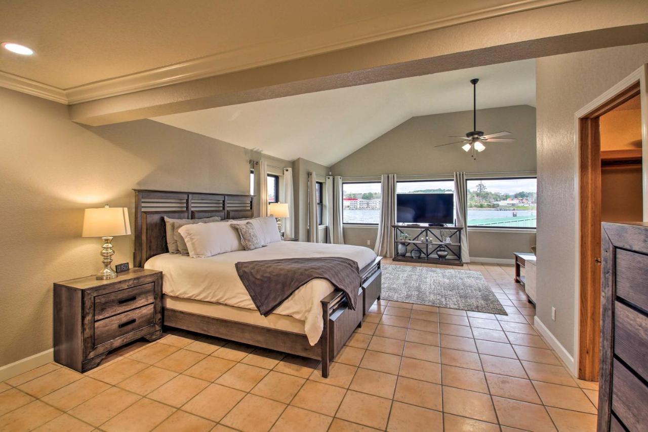 Holiday home Pet-friendly Lakefront Gem In With Docks