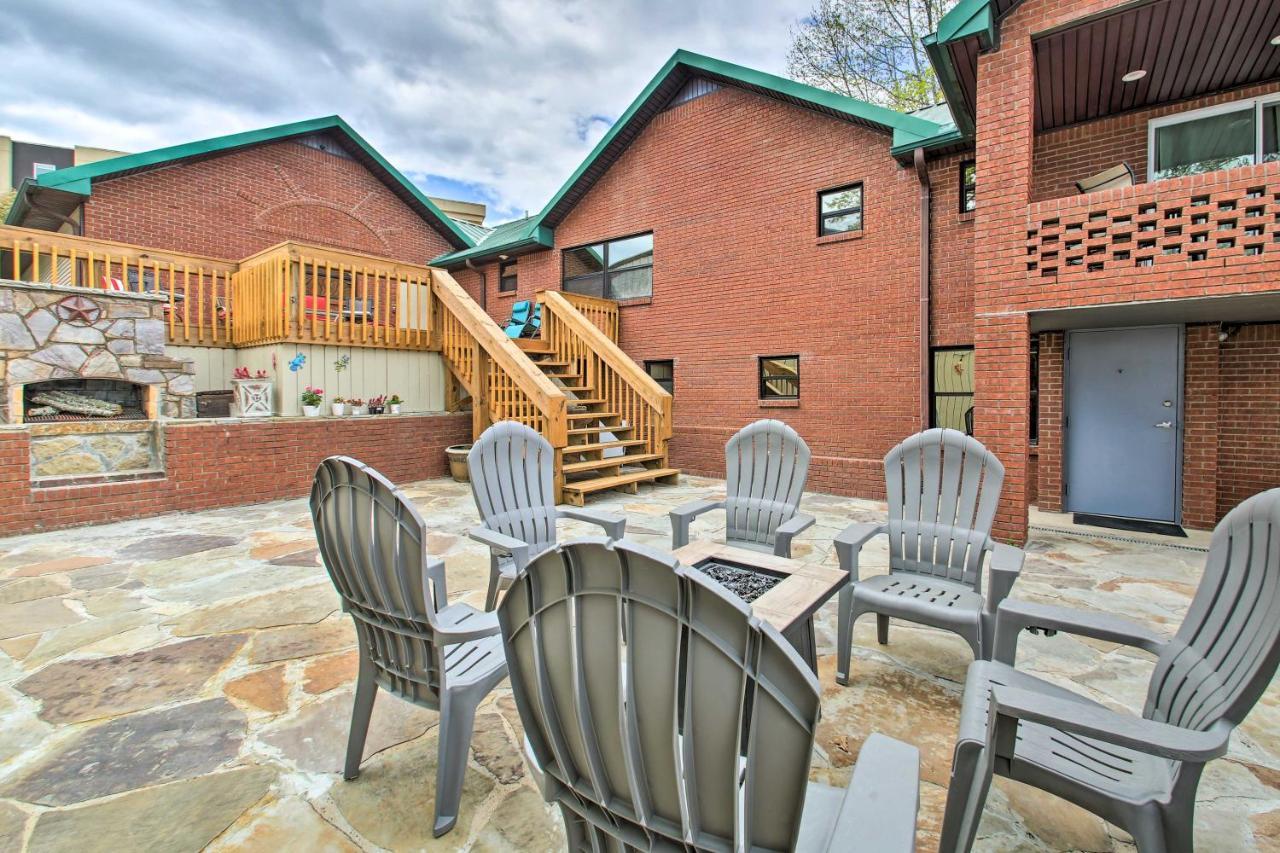 Holiday home Pet-friendly Lakefront Gem In With Docks