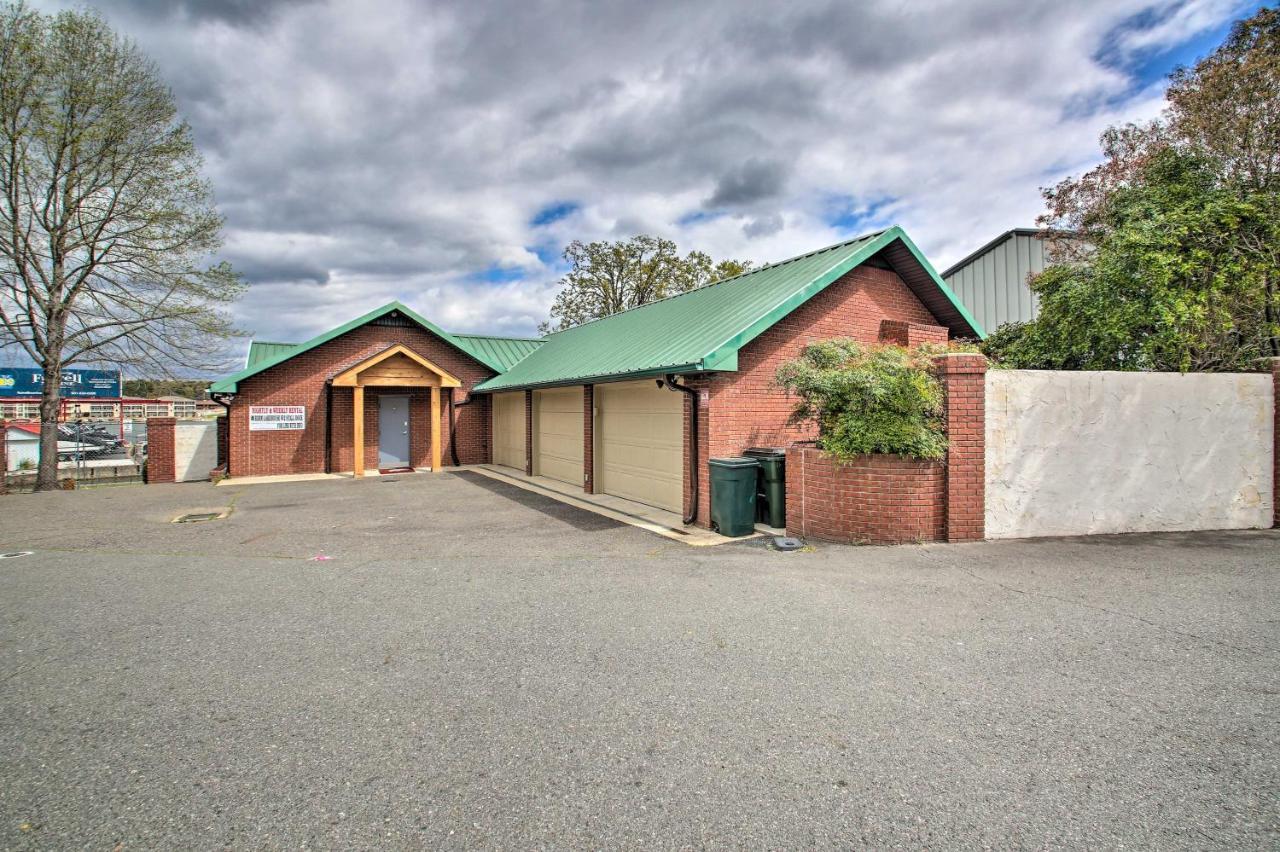 Pet-friendly Lakefront Gem In With Docks Hot Springs