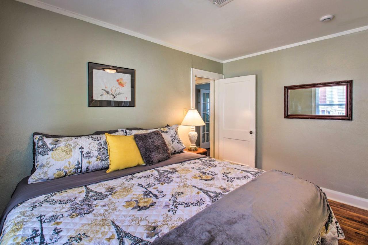 - Walk To Oaklawn Casino! Holiday home *