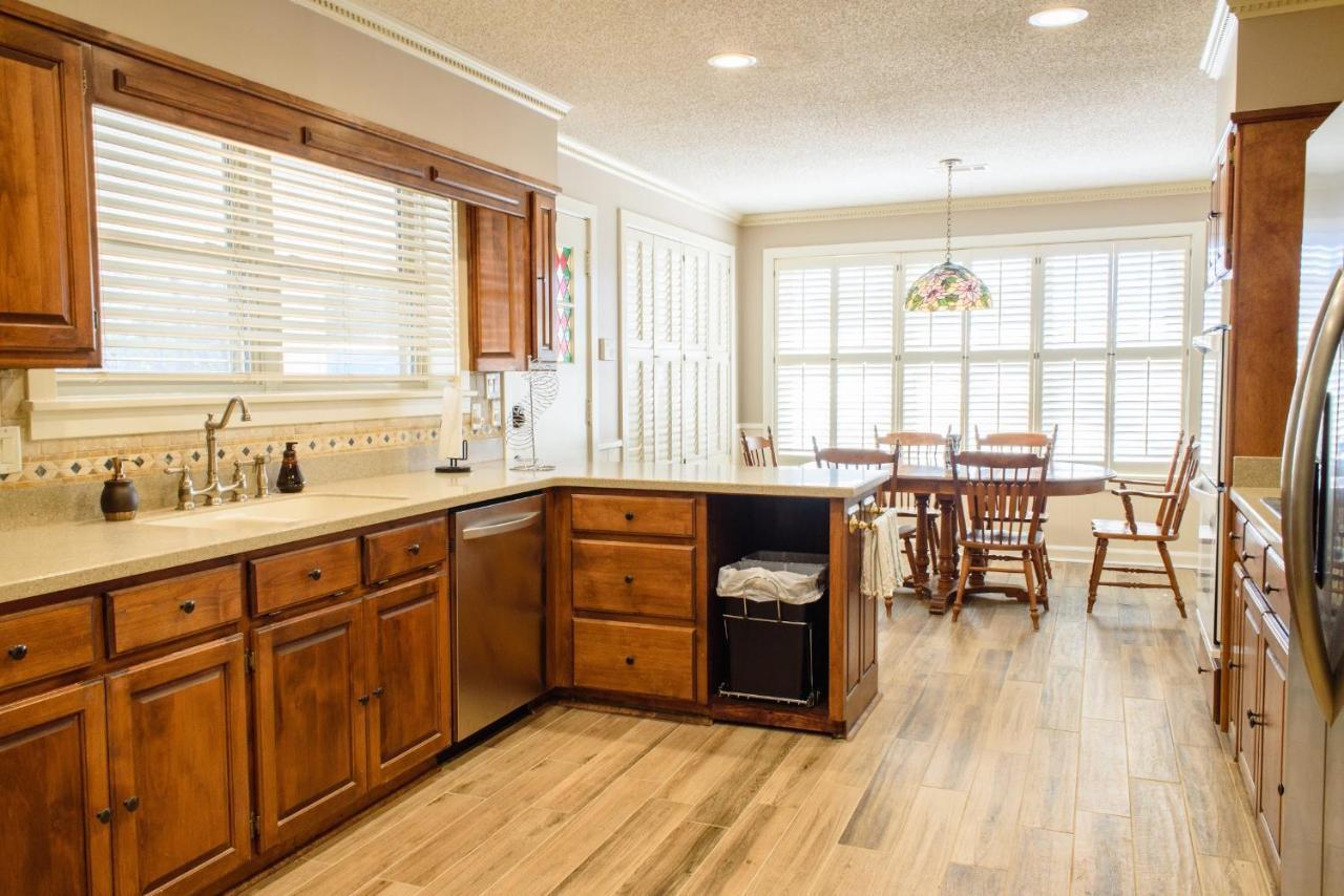 Oakwood Manor - Steps To Oaklawn, Minutes To Downtown, Lakes,