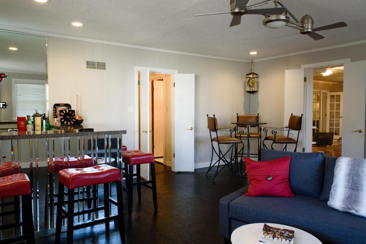 Oakwood Manor - Steps To Oaklawn, Minutes To Downtown, Lakes,