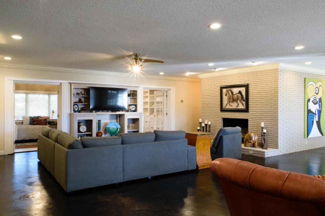 Holiday home Oakwood Manor - Steps To Oaklawn, Minutes To Downtown, Lakes, Hot Springs