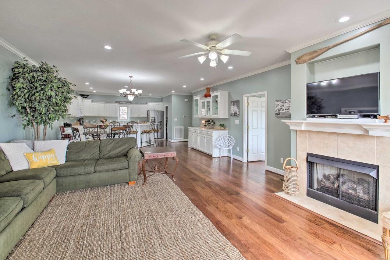 Apartment Remarkable With Lake Views! Hot Springs