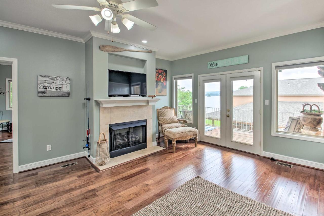Remarkable With Lake Views!