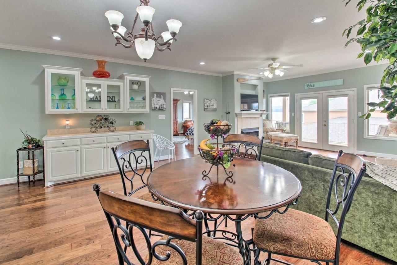 Remarkable With Lake Views! *
