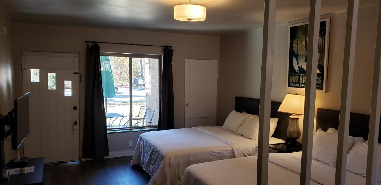 Hotel The Happy Hollow 2*