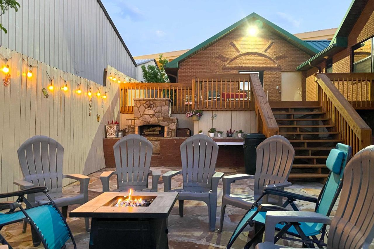 Pet-friendly Lakefront Gem In With Docks Holiday home *