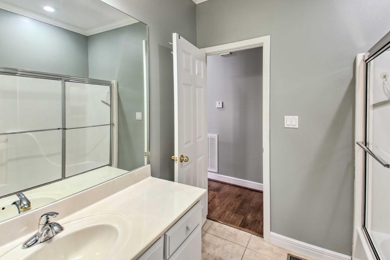 Remarkable With Lake Views! * Hot Springs