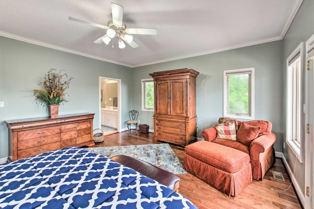 Remarkable With Lake Views! * Hot Springs
