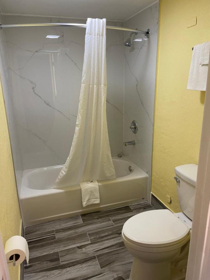 Economy Motel 2*