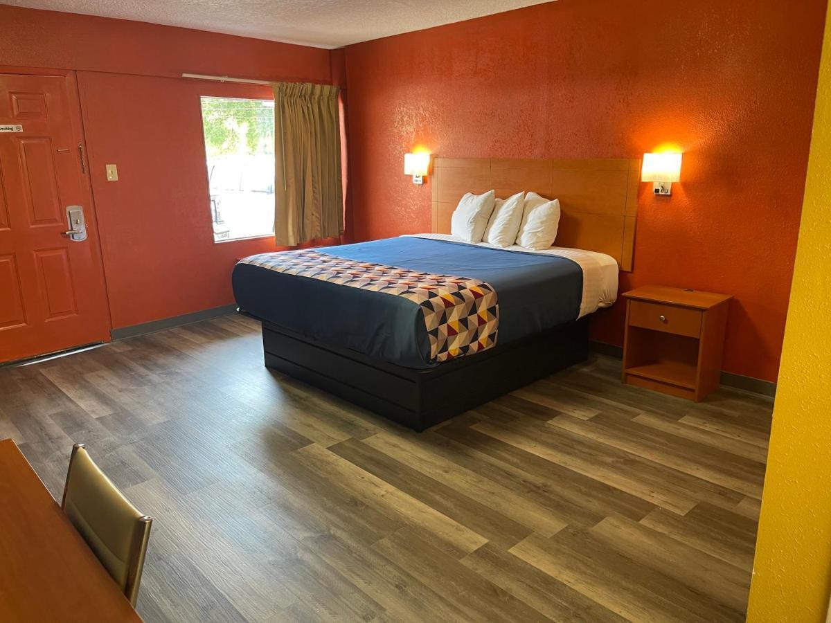 Motel Economy 2*