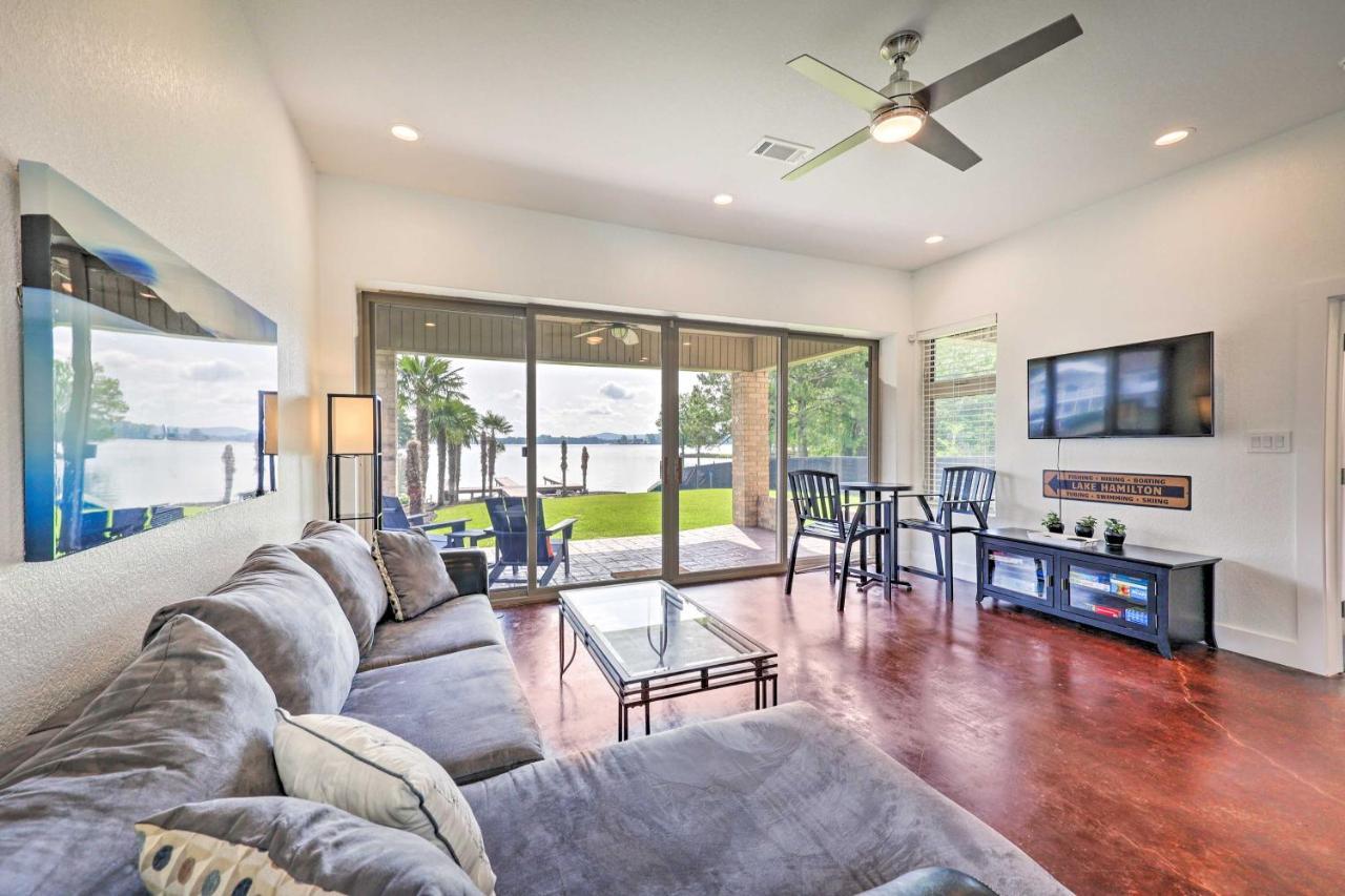 Waterfront About 4 Mi To Oaklawn Racing Casino! Holiday home *