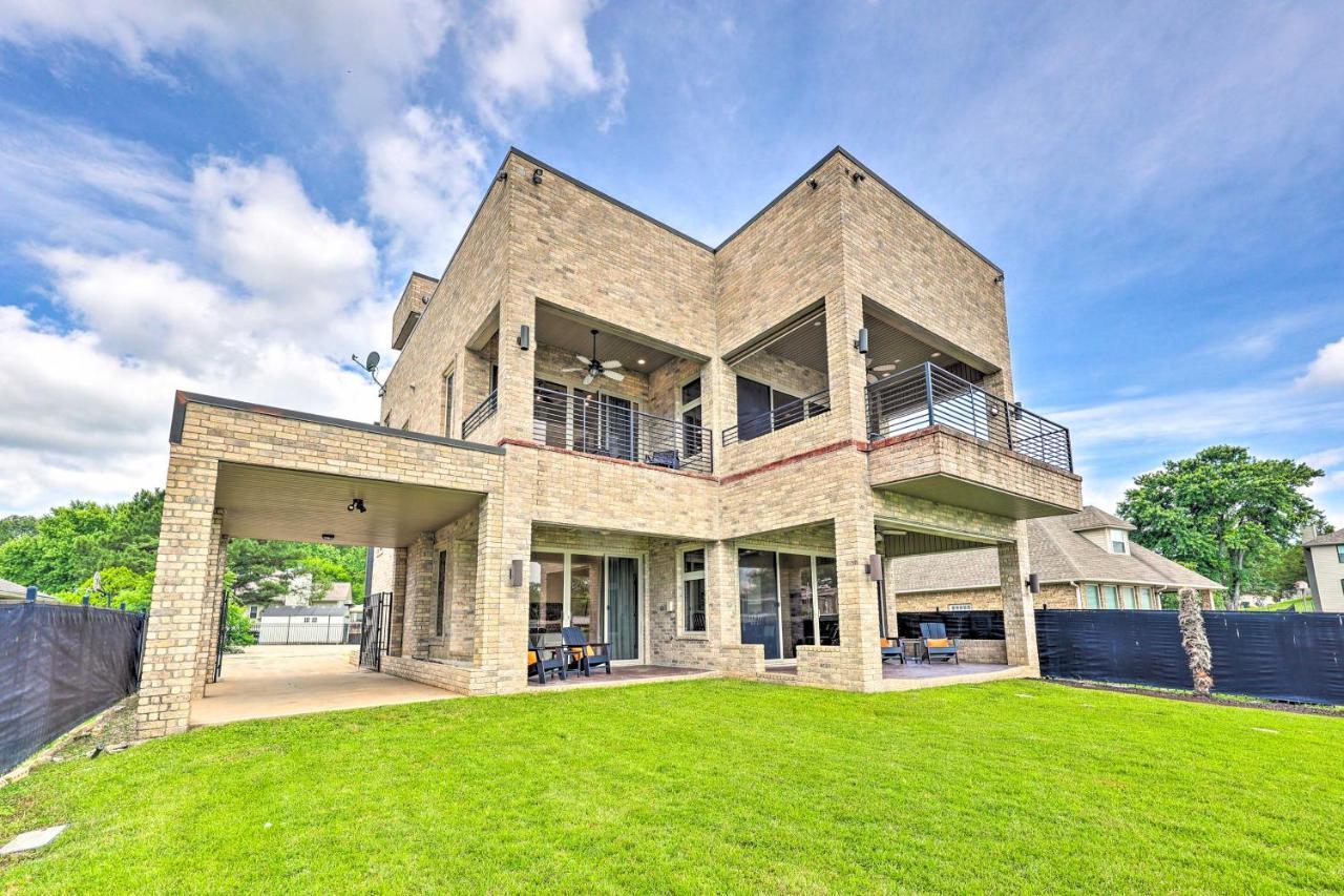 Holiday home Waterfront About 4 Mi To Oaklawn Racing Casino!