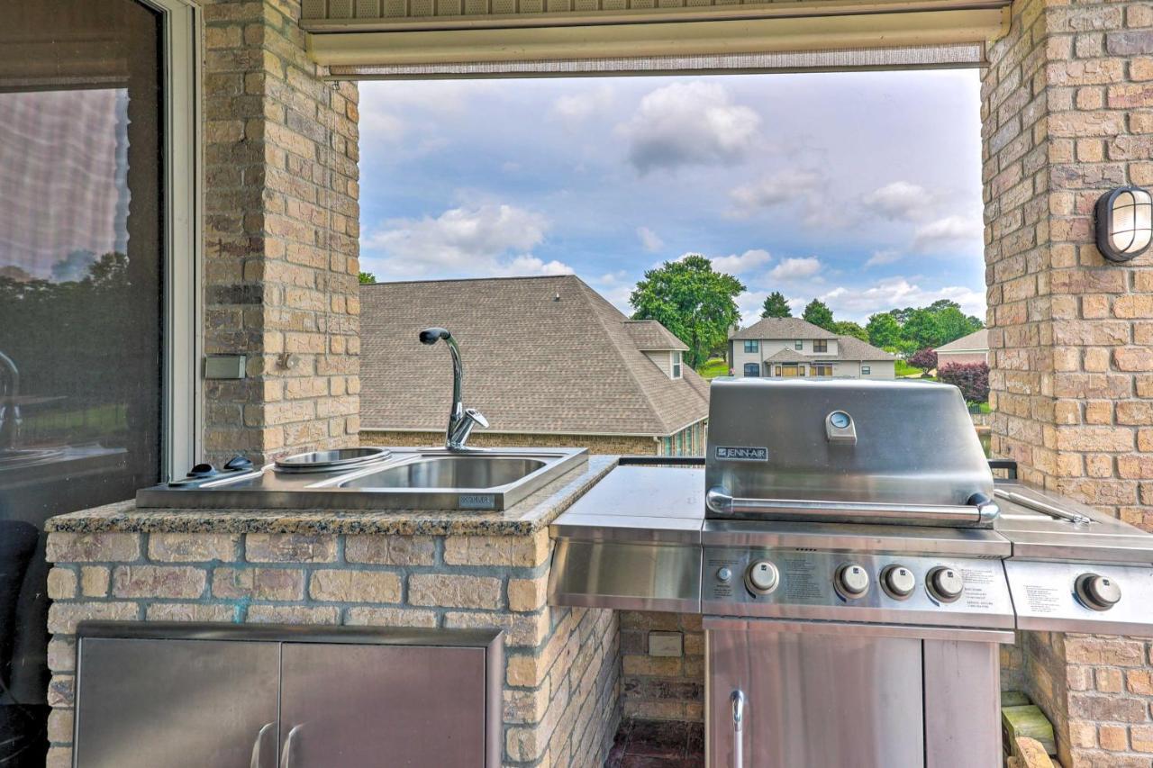 Holiday home Waterfront About 4 Mi To Oaklawn Racing Casino! *