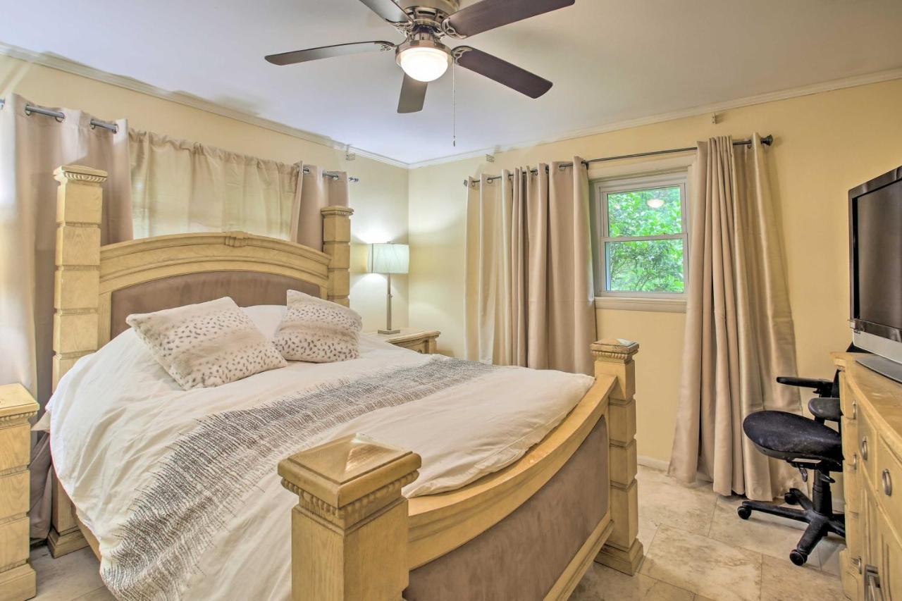 Holiday home With Covered Patio About 3 Mi To Town! *