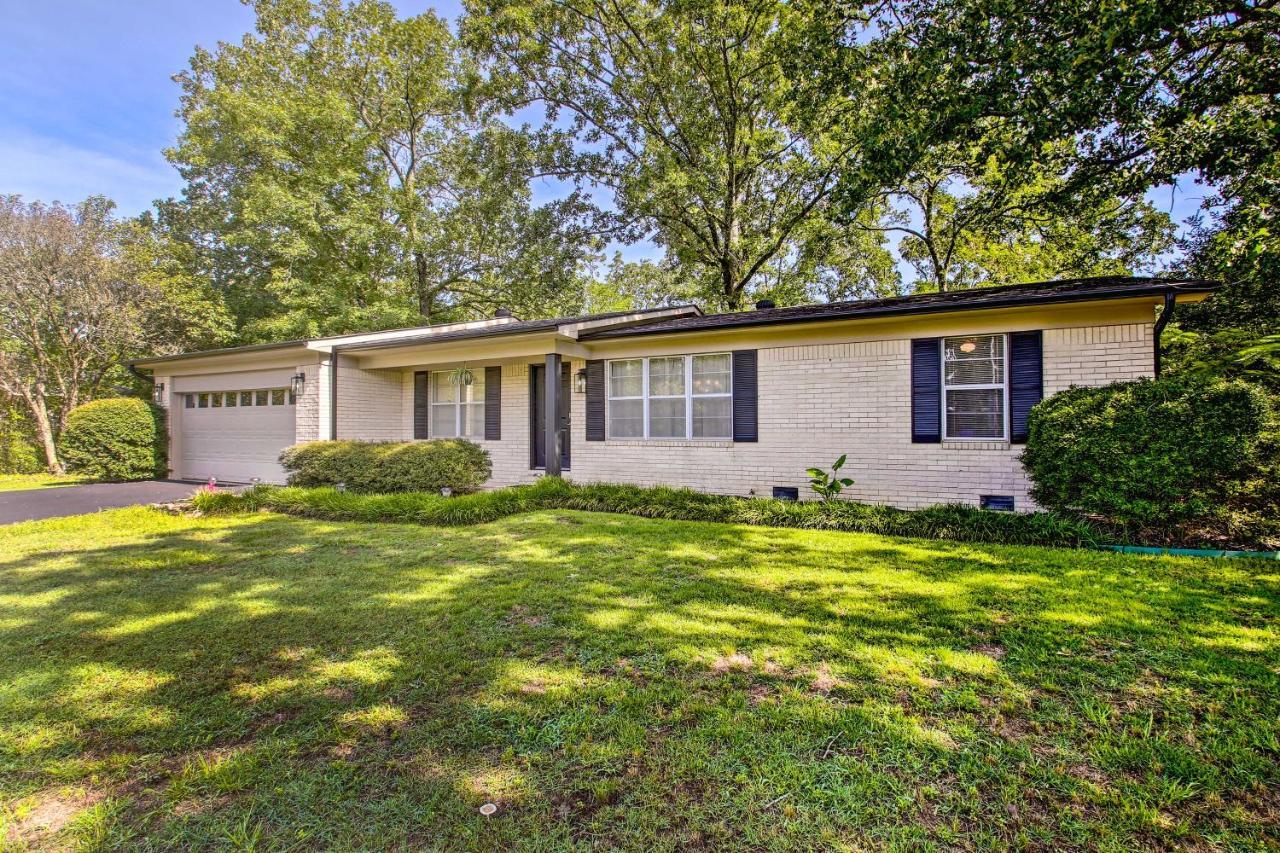 Charming With Sunroom And Yard