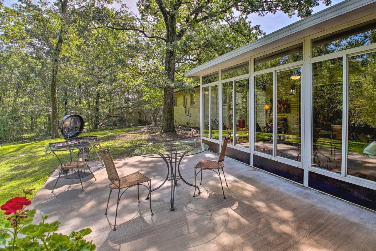 Charming With Sunroom And Yard Hot Springs