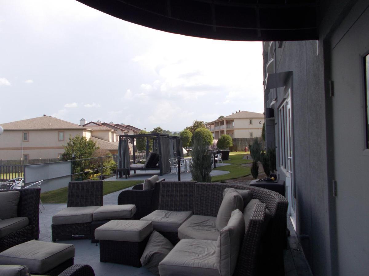 Baymont On The By Wyndham Hotel