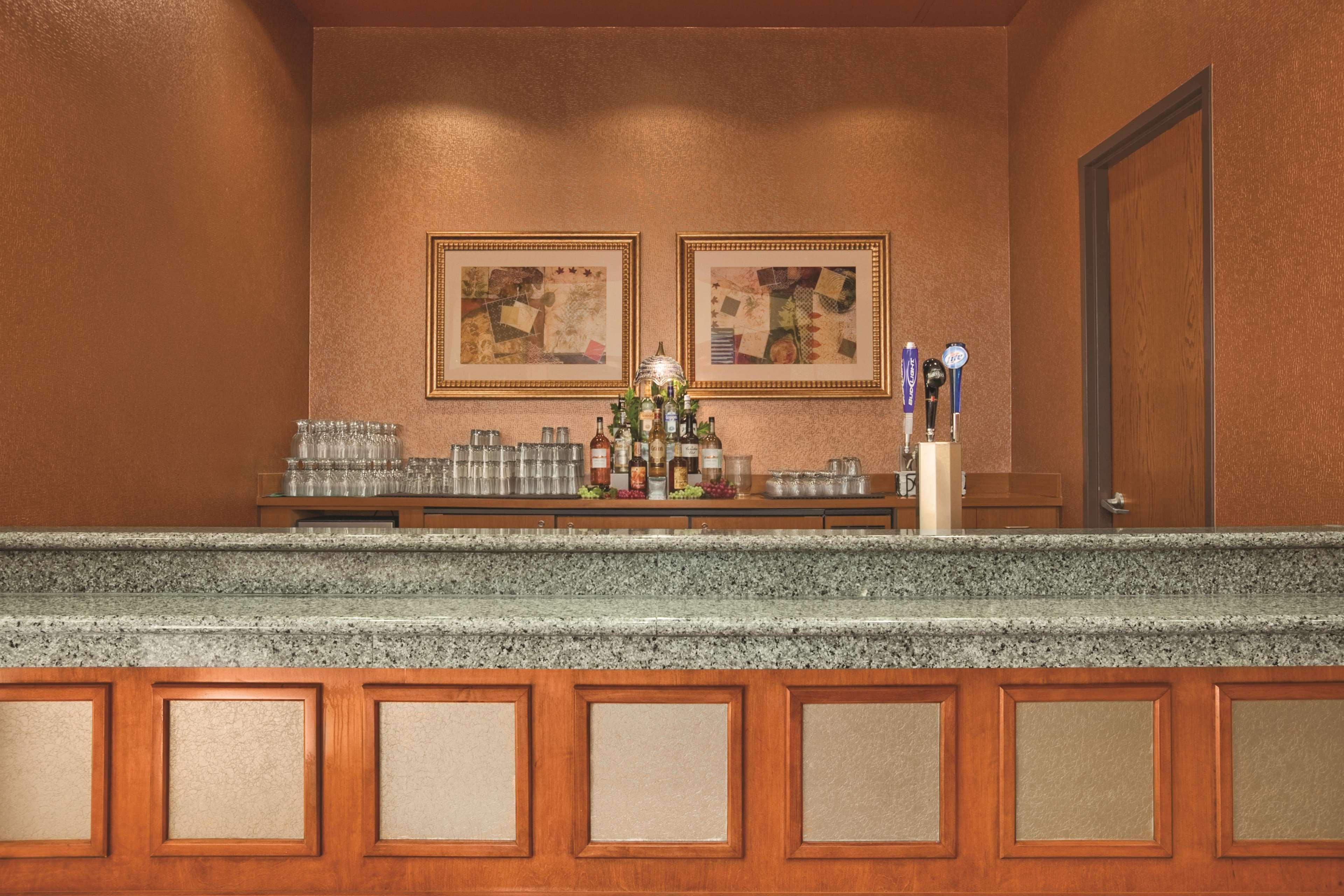 Embassy By Hilton At Convention Center Hotel 4*