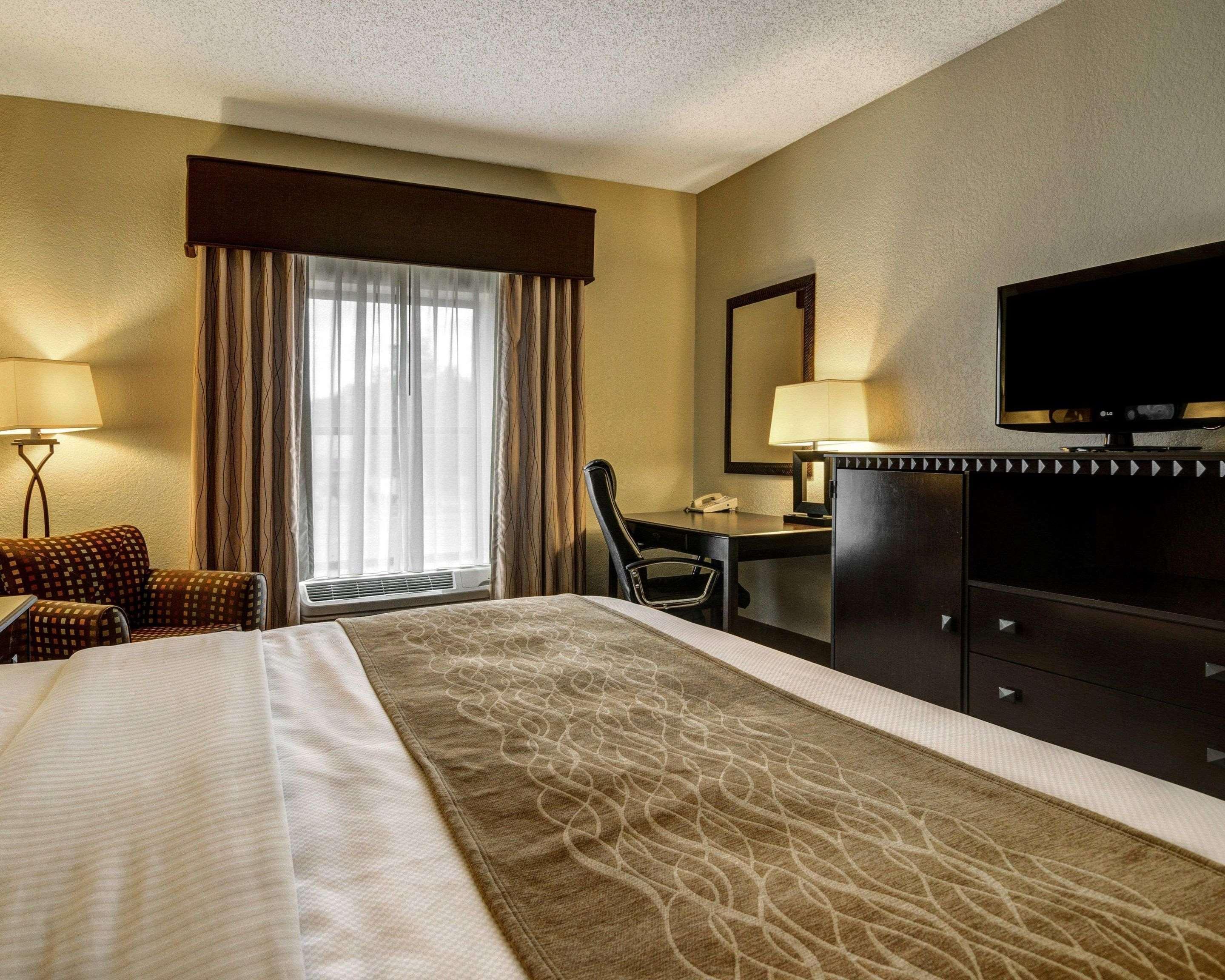 Comfort & Hotel Hot Springs