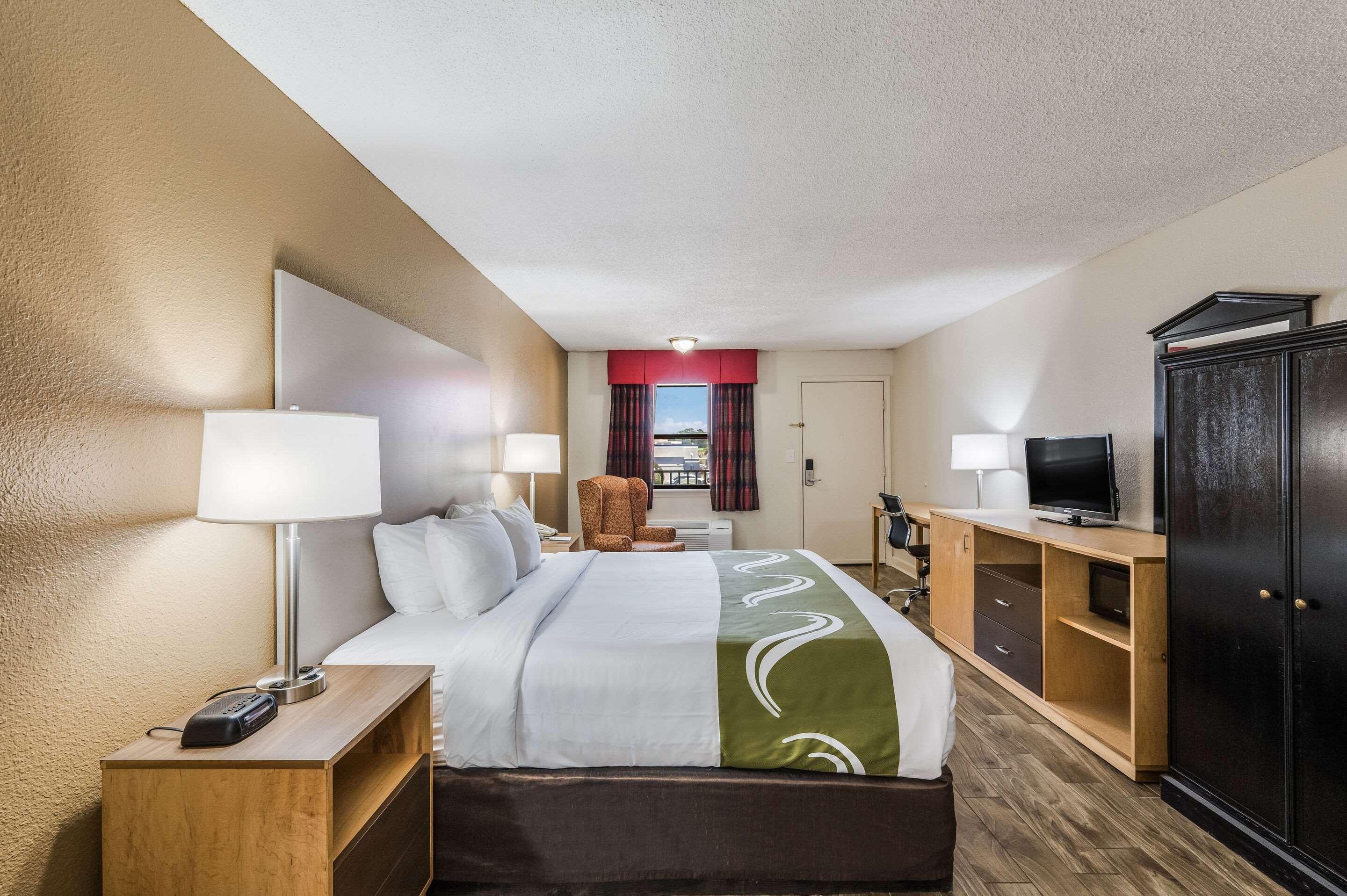 Hotel Quality & Hot Springs-lake Hamilton 3*