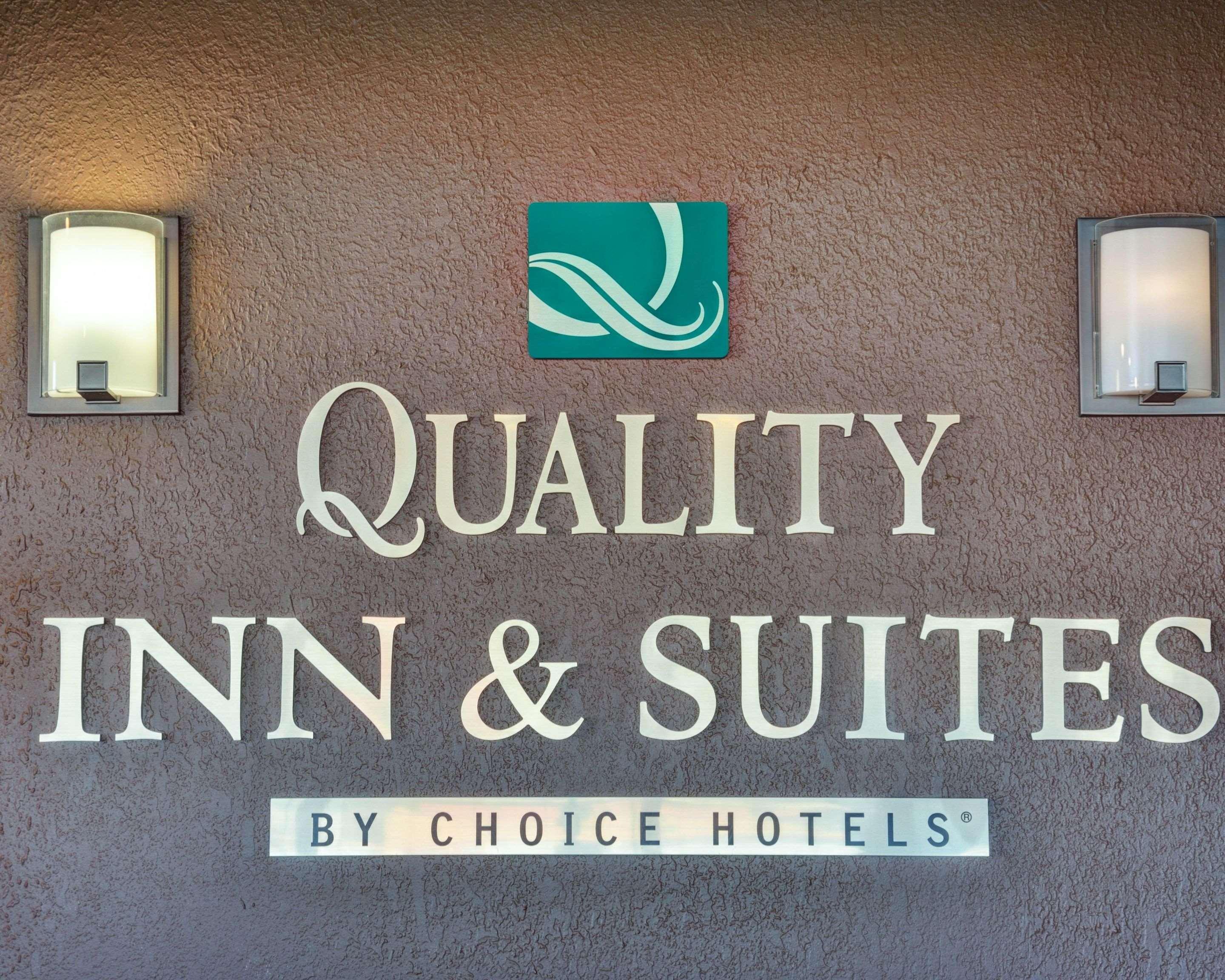 Quality & Hot Springs-lake Hamilton Hot Springs