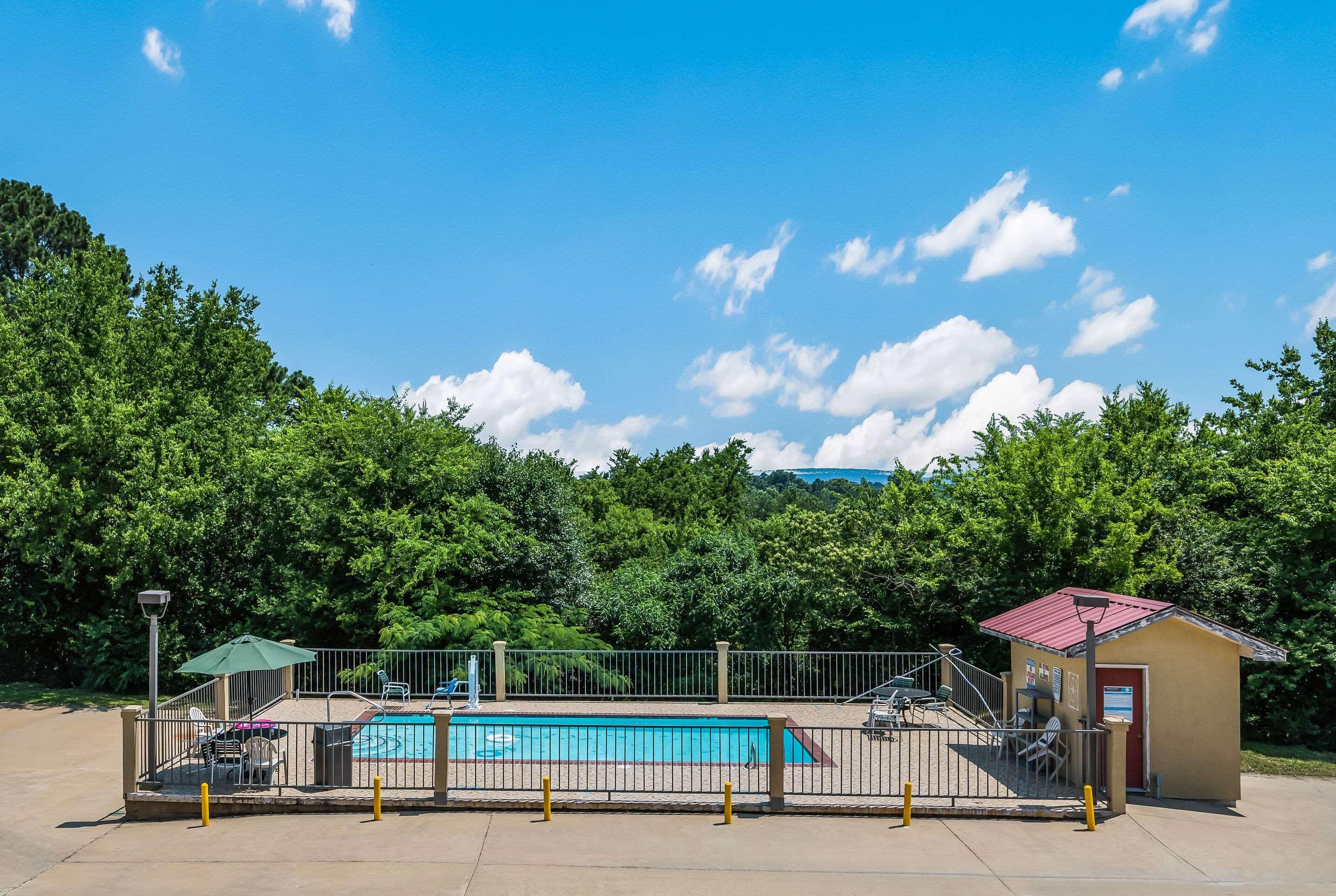 Quality & Hot Springs-lake Hamilton Hotel