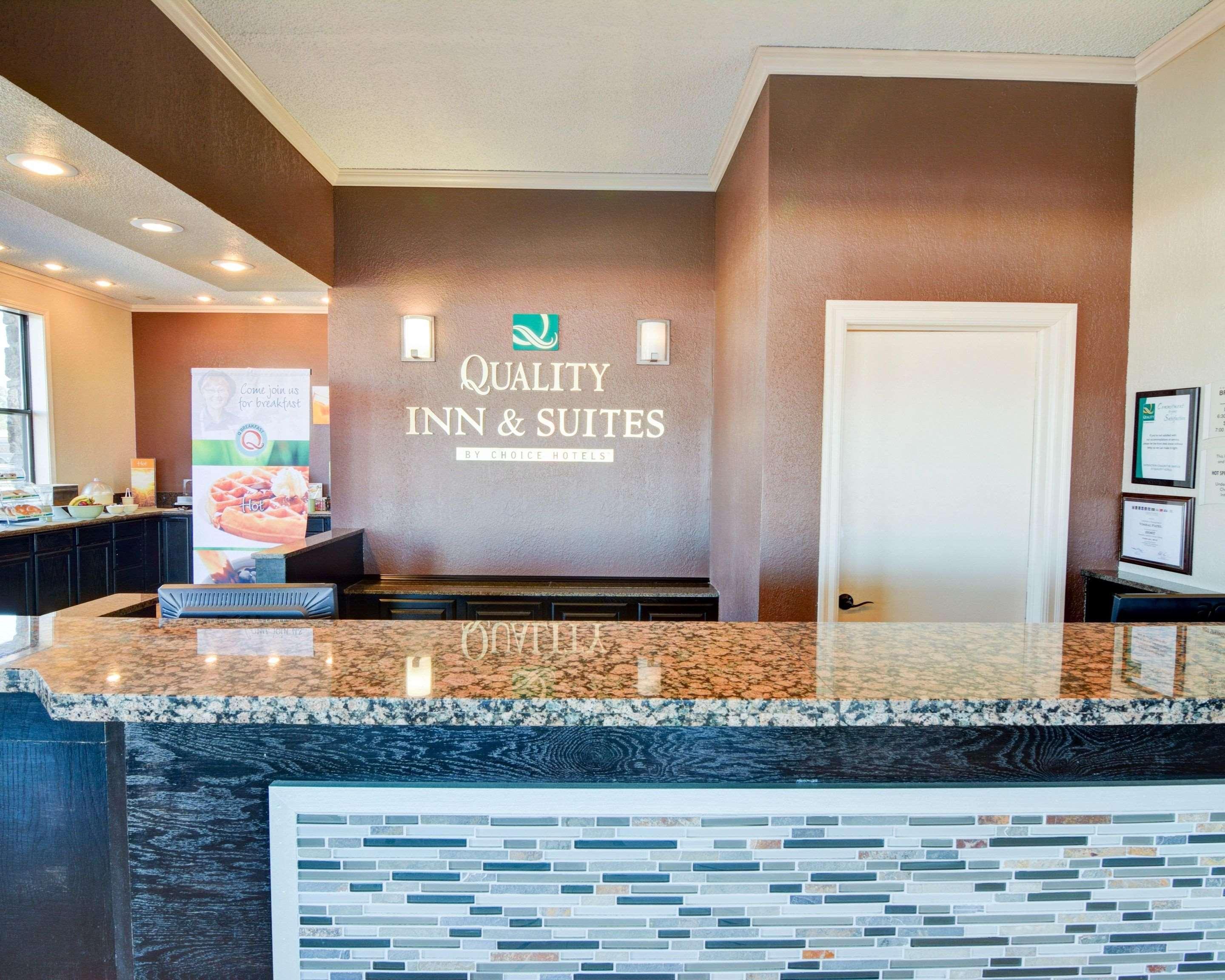 Hotel Quality & Hot Springs-lake Hamilton 3*
