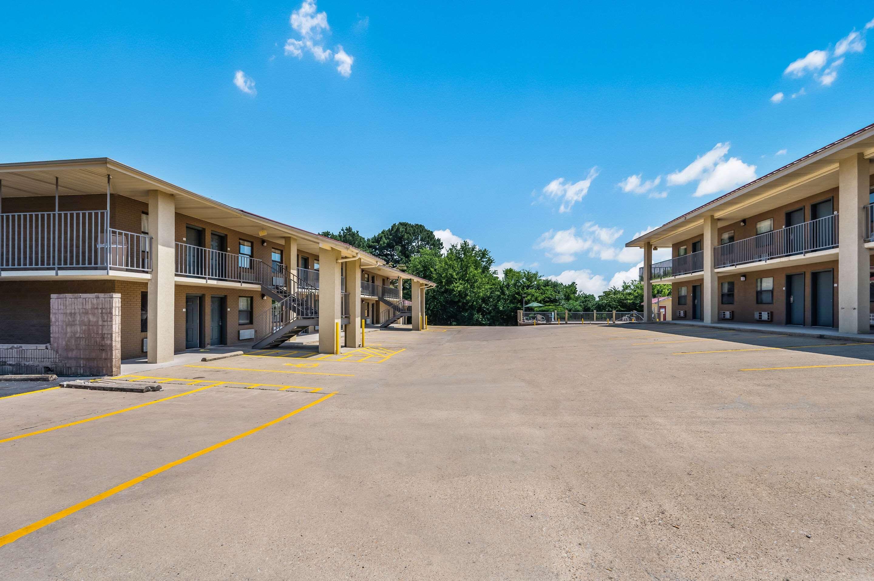 Hotel Quality & Hot Springs-lake Hamilton 3*