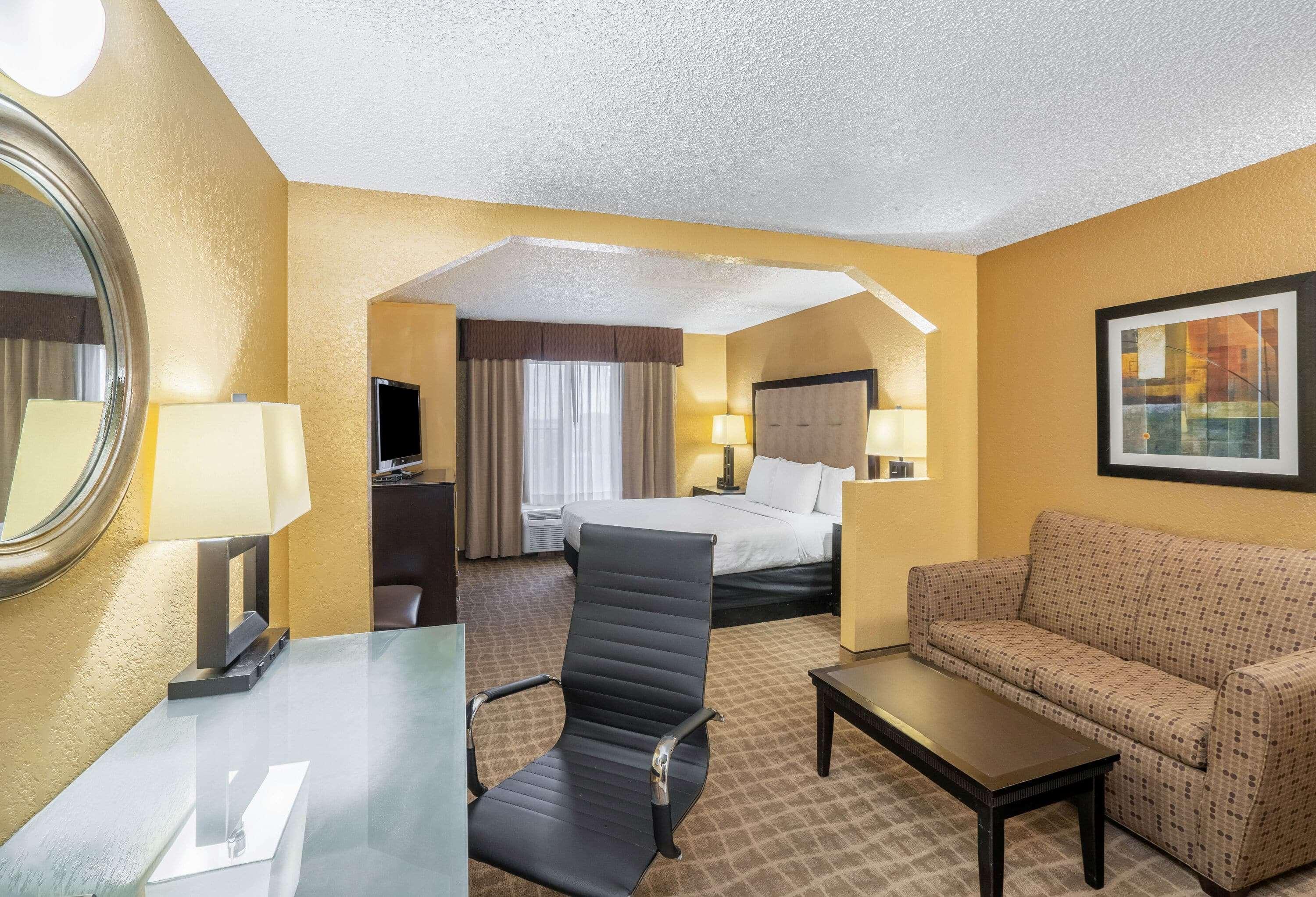 La Quinta By Wyndham Hotel