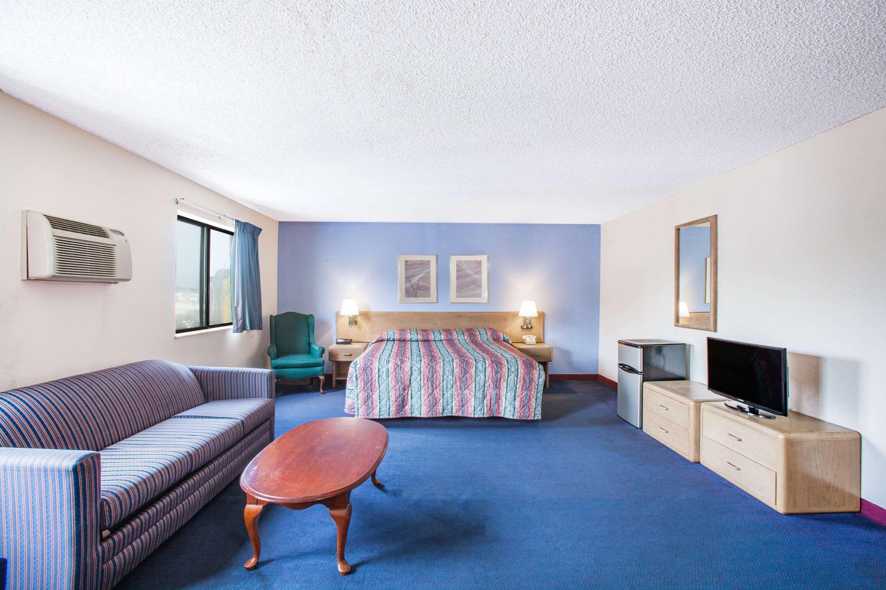 Super 8 By Wyndham