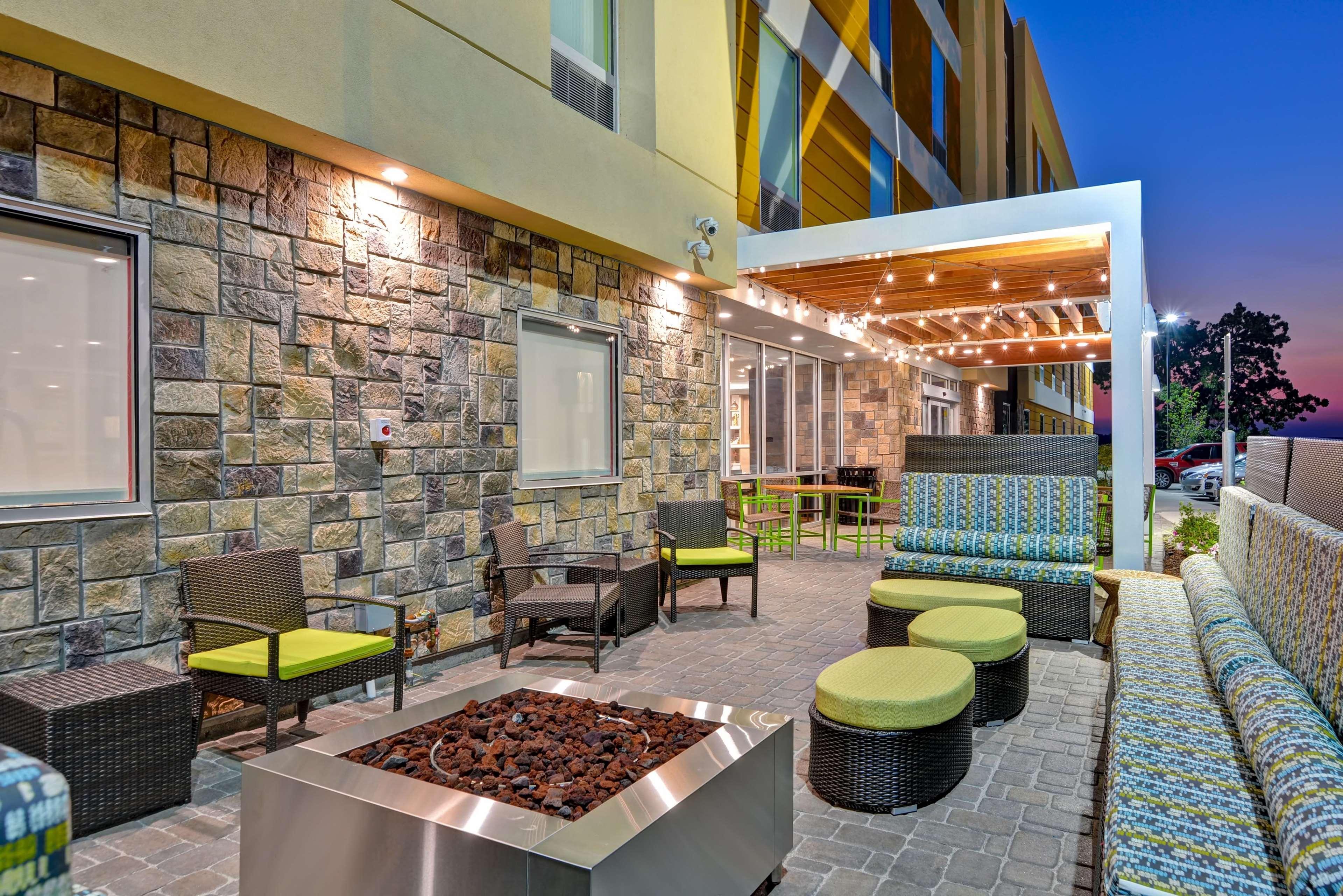 Home2 By Hilton Hot Springs