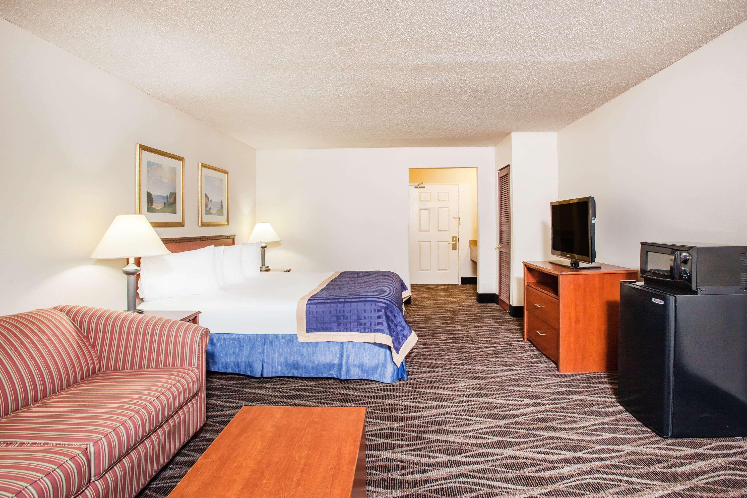 Baymont On The By Wyndham 4* Hot Springs