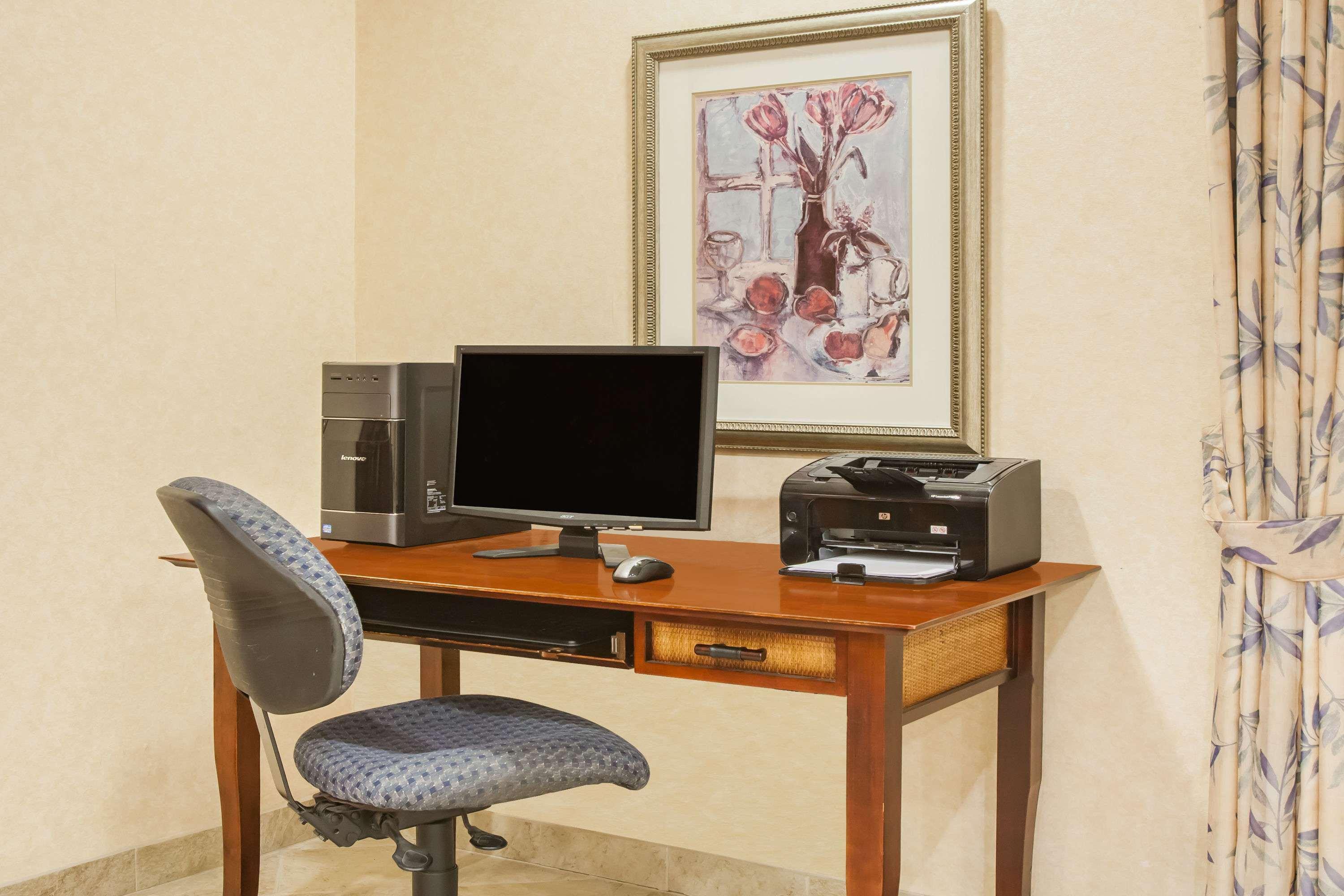 Baymont On The By Wyndham Hotel 4*