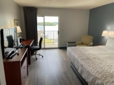 Baymont On The By Wyndham
