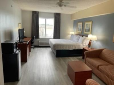 Hotel Baymont On The By Wyndham 4*