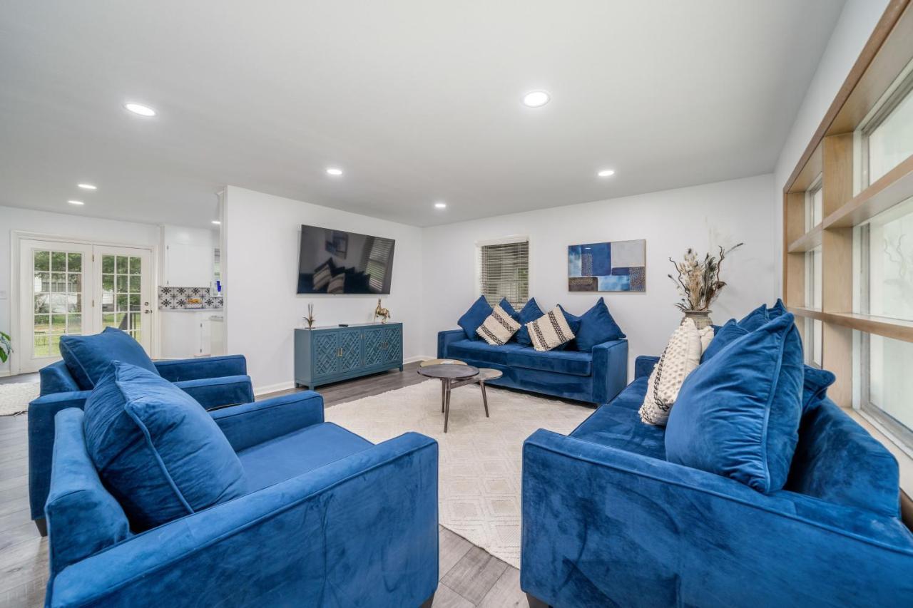Golden Racehorse - Luxury Mid-century Modern Holiday home *