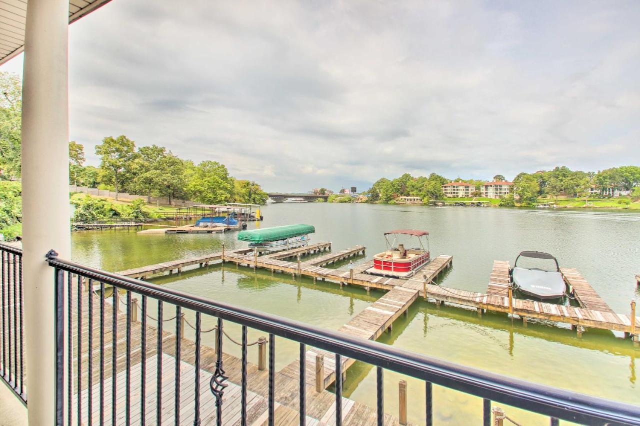 Lakefront With Balcony And Boat Slip