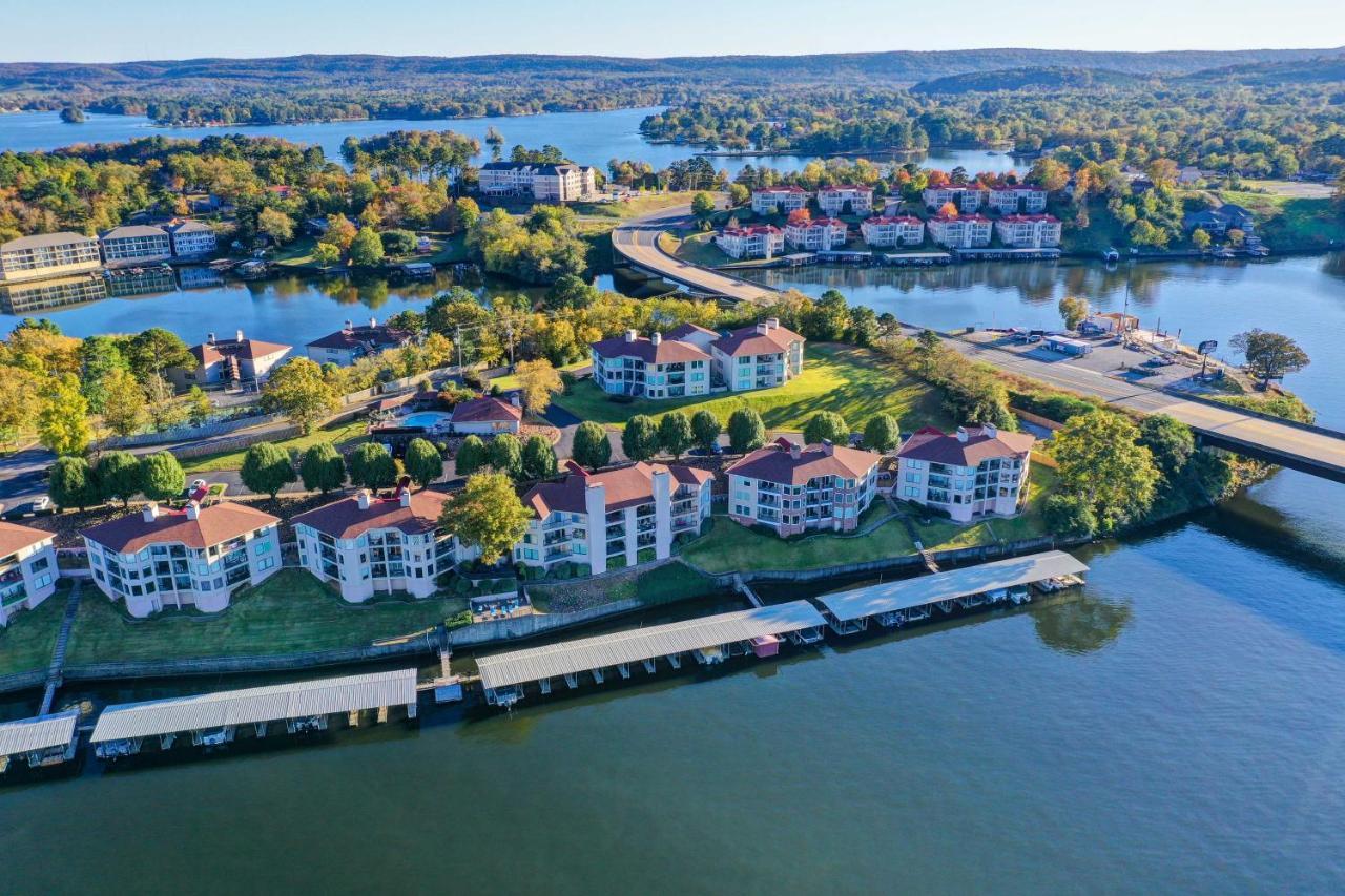 Lakefront With Pool Access! Apartment Hot Springs