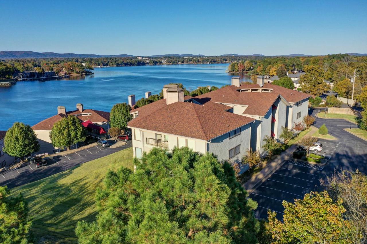 Lakefront With Pool Access! *
