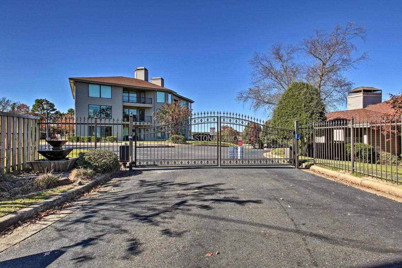 Lakefront With Pool Access! Apartment Hot Springs