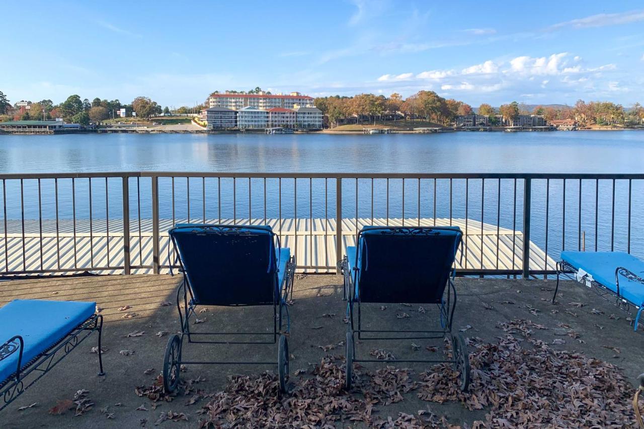 Lakefront With Pool Access!
