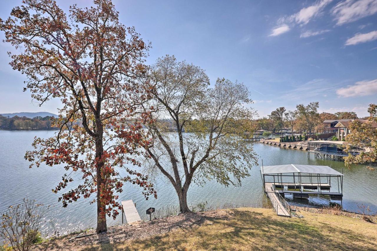 Lakefront With Hot Tub And Dock! Holiday home