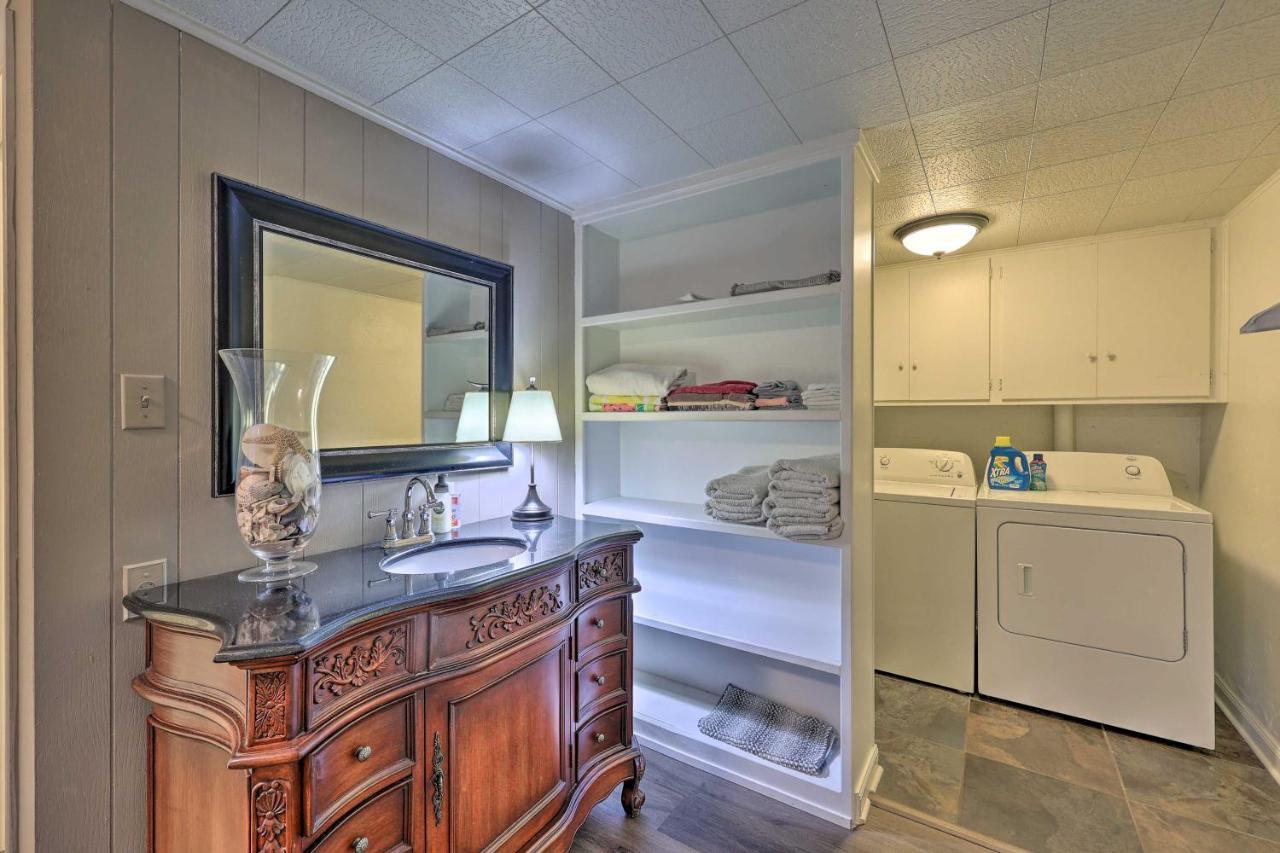 Lakefront With Hot Tub And Dock! *