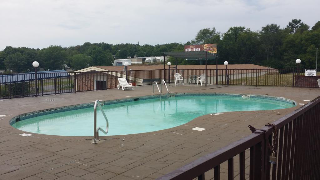 Motel Red Carpet Hot Springs