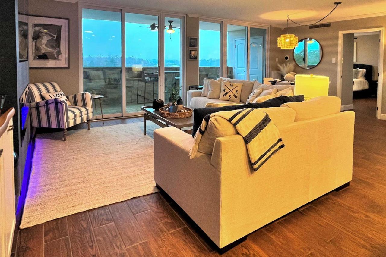 Updated Daze With Amazing Pool! Apartment Hot Springs