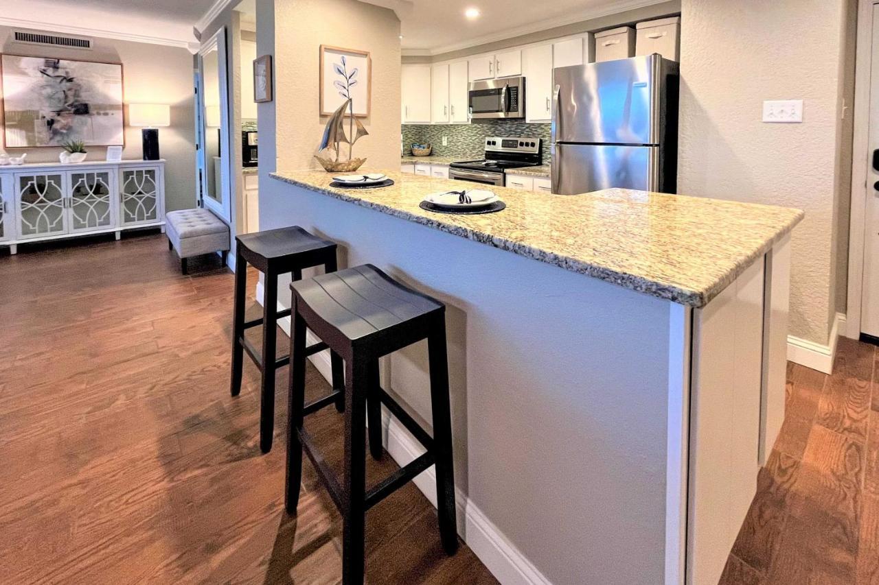 Apartment Updated Daze With Amazing Pool! *