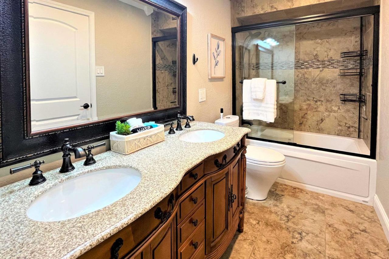 Updated Daze With Amazing Pool! * Hot Springs